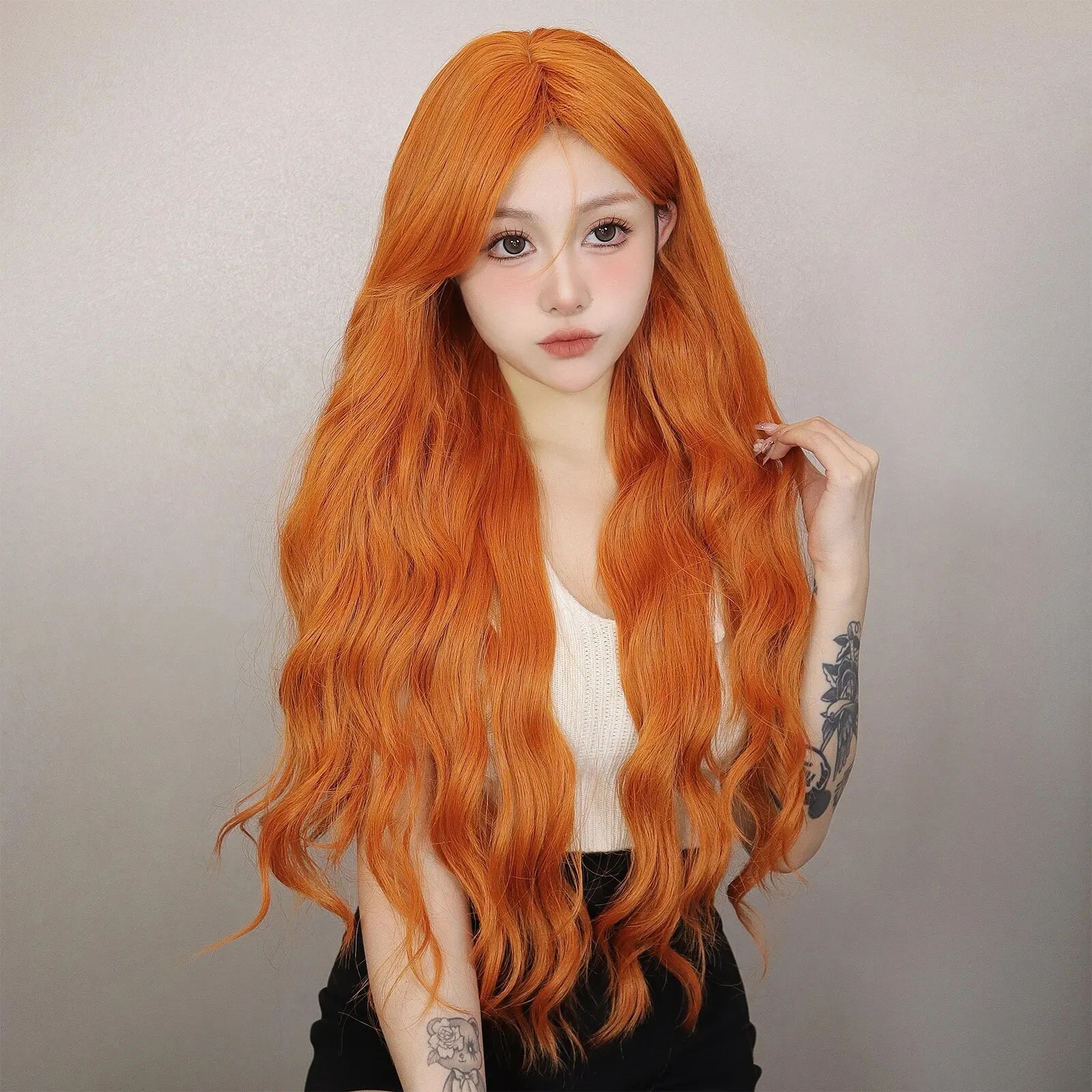 Long Water Wave Orange Synthetic Wigs for Women Wavy Natural Hair Wigs with Long Bangs Cosplay Party Wigs Heat Resistant