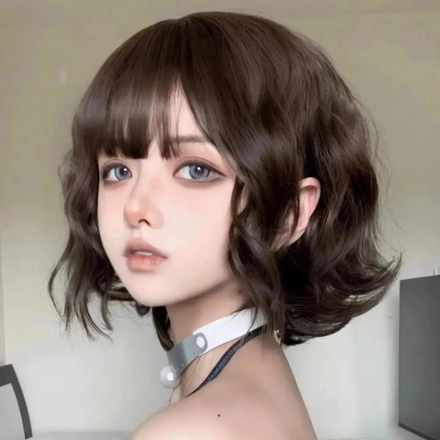 Chestnut Brown Short Wavy Bob Wig Synthetic Hair Straight Bangs Daily Sweet Lolita Cosplay Halloween Party Full Wigs for Women