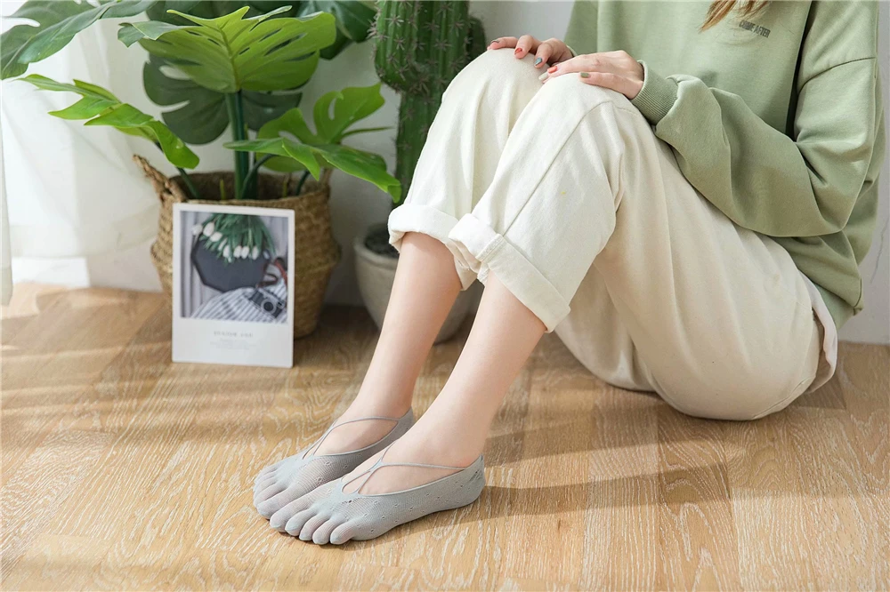 Women Summer Five-Fingers Sling Socks Ultrathin Funny Toe Invisible Sokken Silicone Non-Slip Anti-Friction Foot Protector