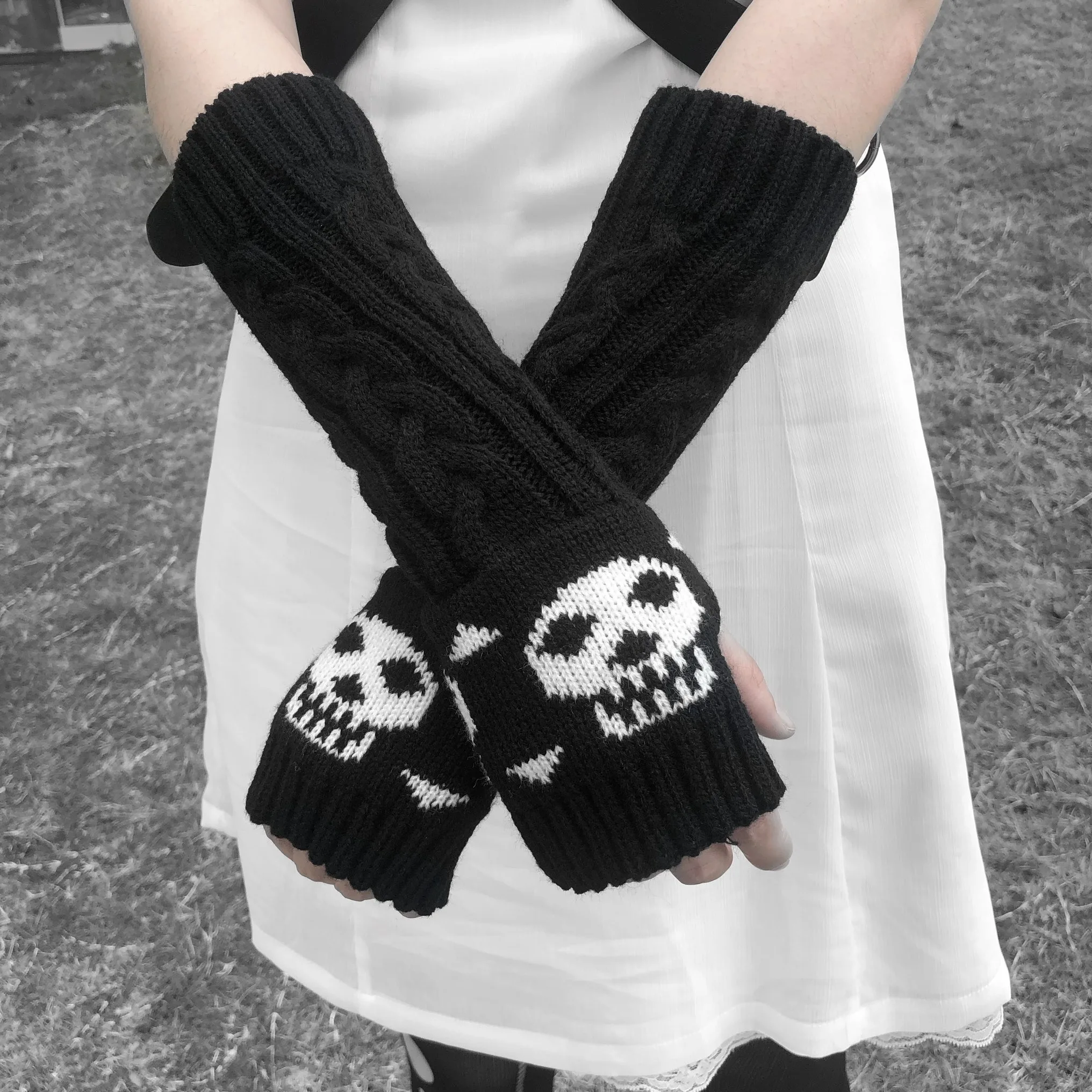Halloween Skull Scarf Women Men Knitted Winter Warm Scarves Black White Gothic Pashmina Shawls Wrap Scarf for Halloween