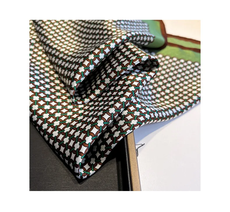 100% Silk 2024 Autumn Female Fashion Scarves New Dustproof Kerchief Popular Sunscreen Square Towel Luxury Leopard Print Shawl