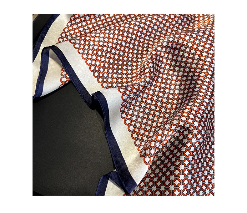 100% Silk 2024 Autumn Female Fashion Scarves New Dustproof Kerchief Popular Sunscreen Square Towel Luxury Leopard Print Shawl