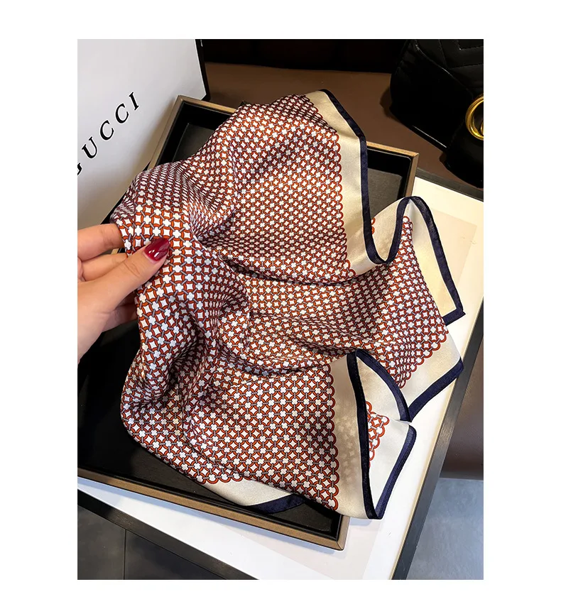 100% Silk 2024 Autumn Female Fashion Scarves New Dustproof Kerchief Popular Sunscreen Square Towel Luxury Leopard Print Shawl