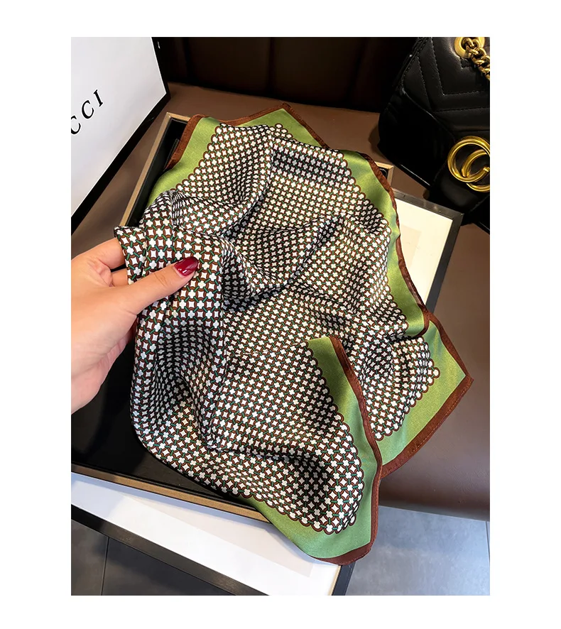 100% Silk 2024 Autumn Female Fashion Scarves New Dustproof Kerchief Popular Sunscreen Square Towel Luxury Leopard Print Shawl