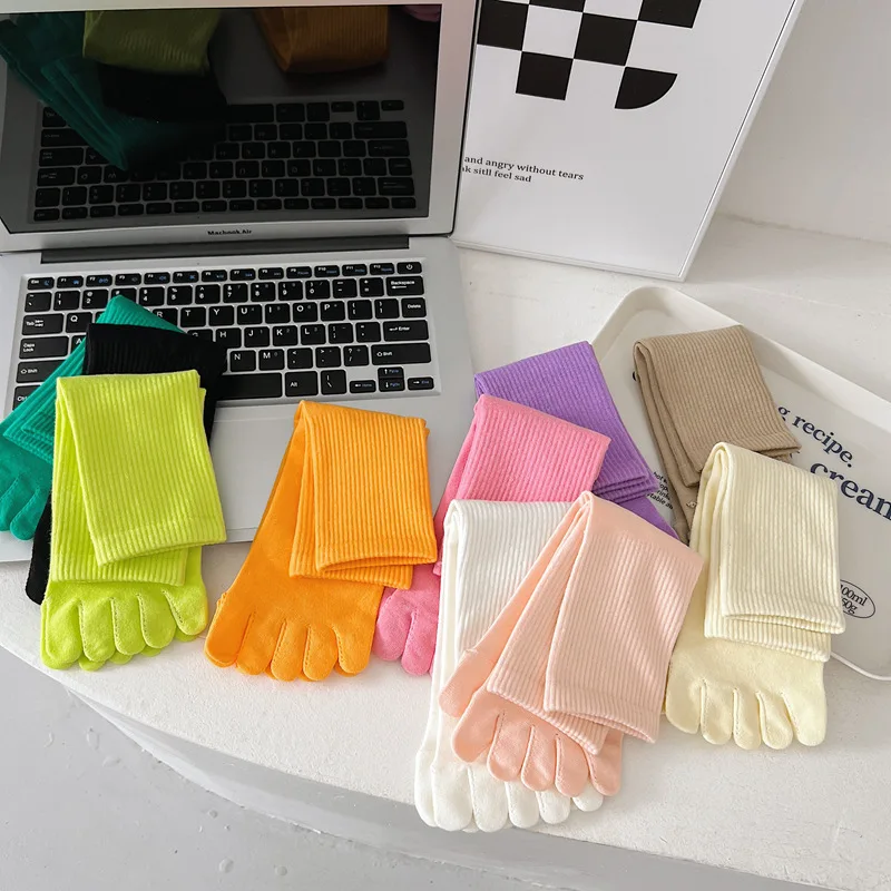 Color five-finger cotton sweat-absorbing breathable sports socks Japanese candy color split-toe women's socks