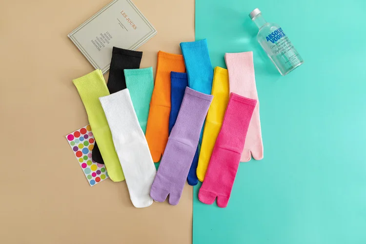 Color five-finger cotton sweat-absorbing breathable sports socks Japanese candy color split-toe women's socks