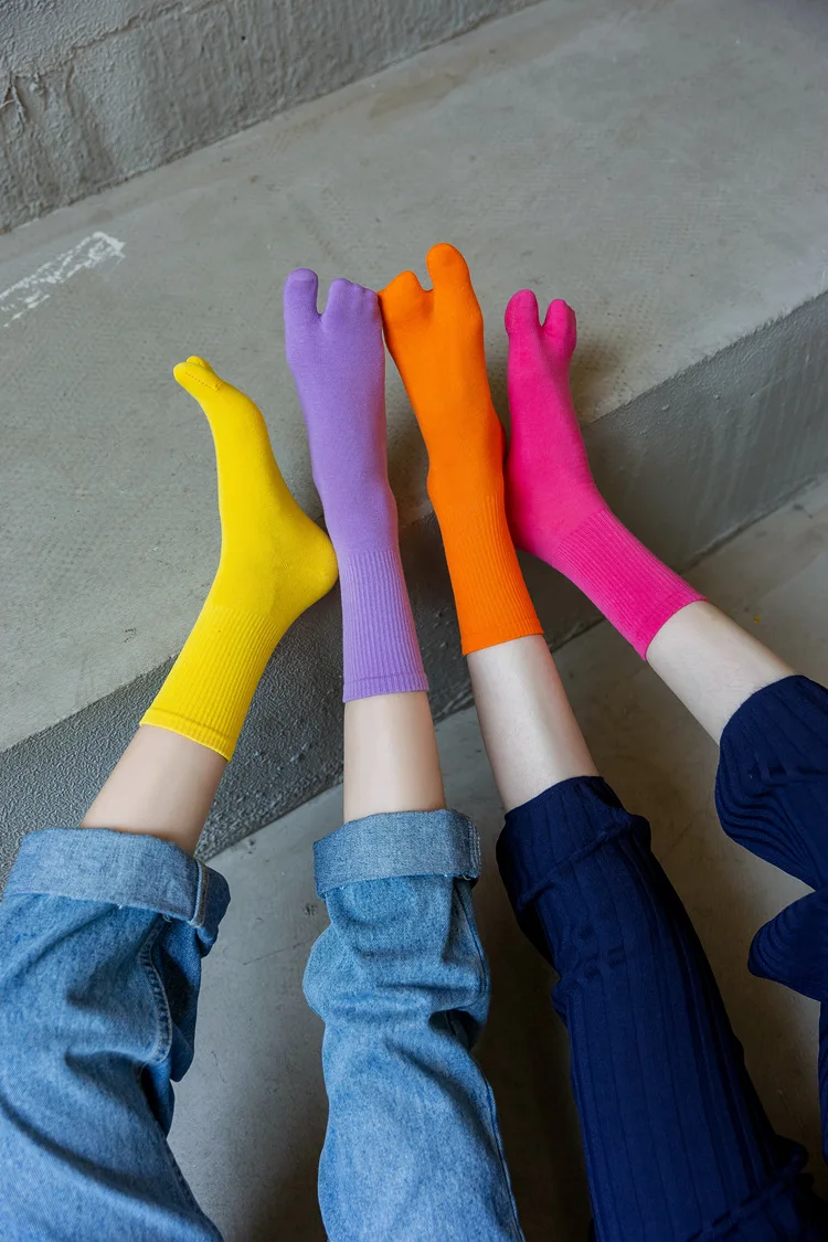 Color five-finger cotton sweat-absorbing breathable sports socks Japanese candy color split-toe women's socks