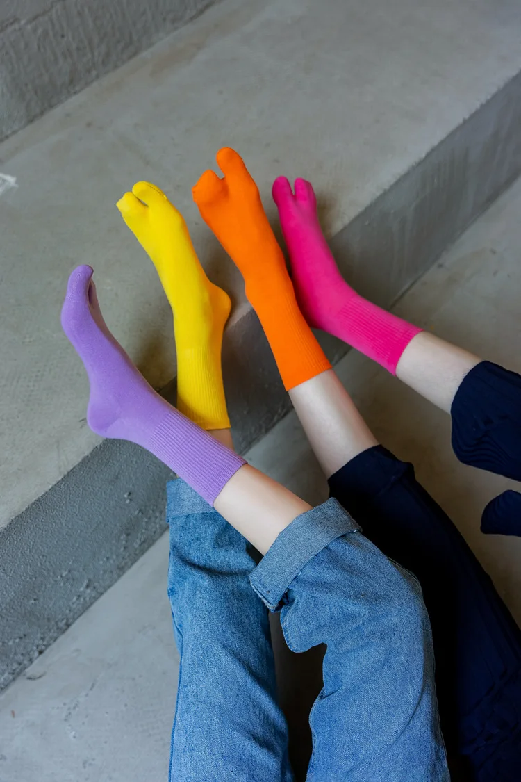 Color five-finger cotton sweat-absorbing breathable sports socks Japanese candy color split-toe women's socks