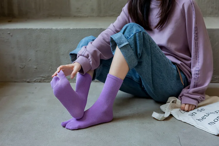 Color five-finger cotton sweat-absorbing breathable sports socks Japanese candy color split-toe women's socks