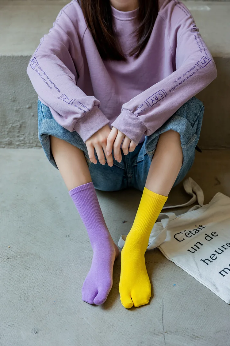 Color five-finger cotton sweat-absorbing breathable sports socks Japanese candy color split-toe women's socks