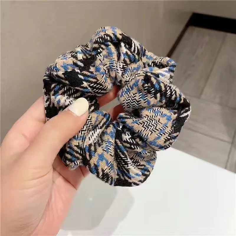 2023 New Year Winter Tweed Hair Chouchous 5pcs Scrunchy Pack Women Retro Style French Scrunches Ponytail Holder Headwear