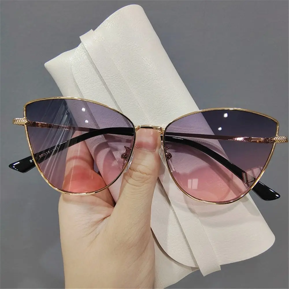 Fashion Oversized Vintage Cat Eye Sunglasses Women Trending Summer Driving Eyewear Shades Metal Frame UV400 for Lady gafas