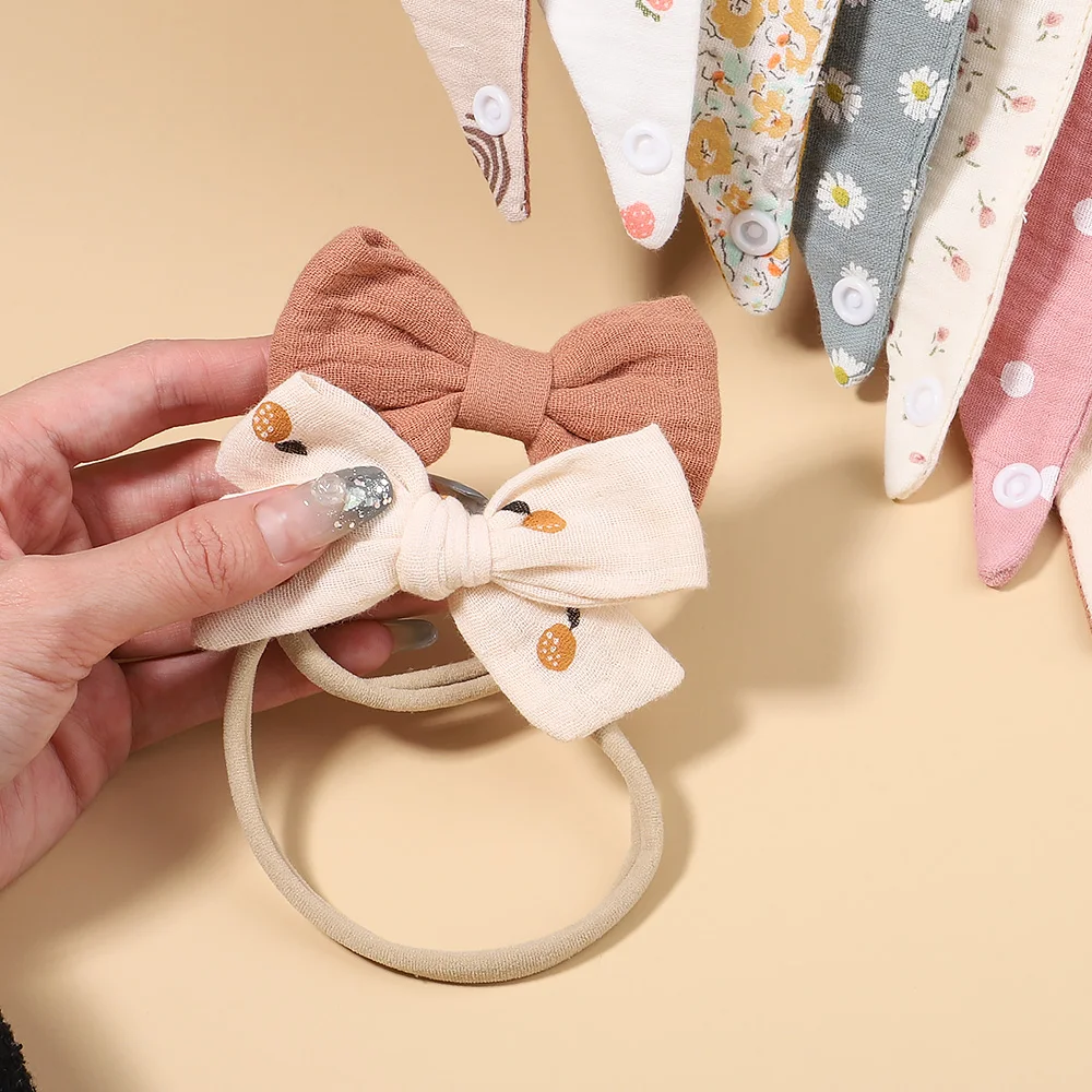 3Pcs/Set Muslin Cotton Baby Bib Newborn Bows Headband Triangle Print Saliva Towel Infant Boy Girl Feeding Burp Cloth Shower Gift