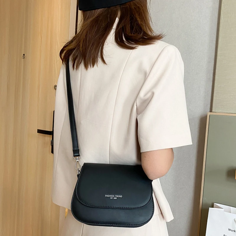 Yogodlns Trendy Saddle Shoulder Bag Women PU Leather Crossbody Bag Simple Solid Color Flap Messenger Bag Designer Handbags Pouch