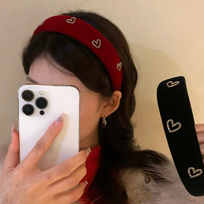 UXSL Retro Velvet Rhinestone Love Heart Headband for Women's Temperament Elegant Hair Band Wide Hair Hoop Hair Accessories Gifts