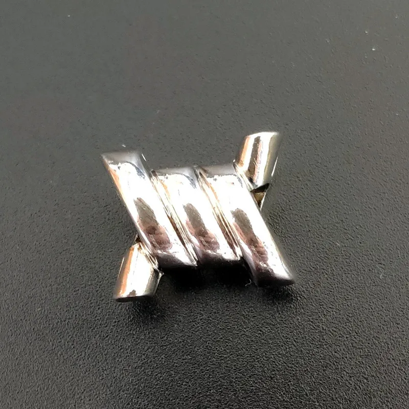 Thorn Knot Shoe Buckle Ornaments Men Women Personality Iron Wire Knot DIY Shoelace Buckle Decorative Shoelace Accessories