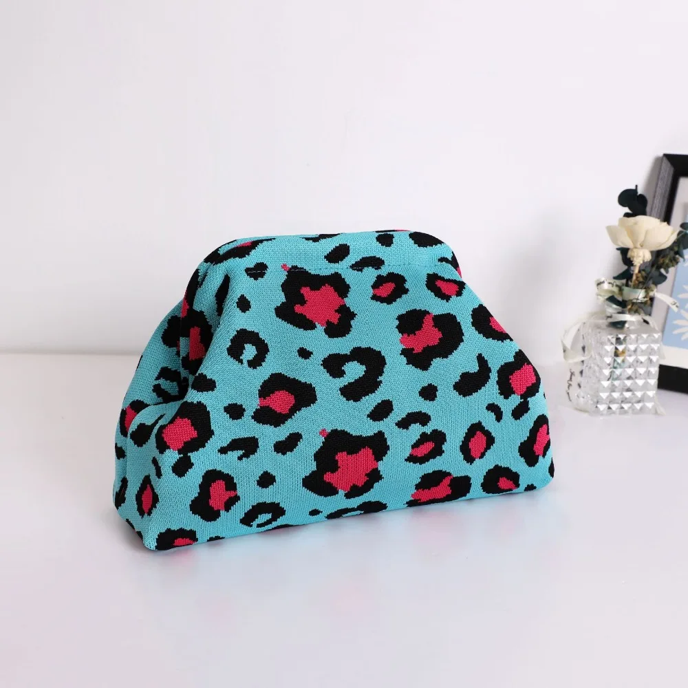 Trendy Cow Print Dot Handbag with High-End Color-Blocking Knitted Clip-On Design, Spacious and Versatile Fashion Tote.