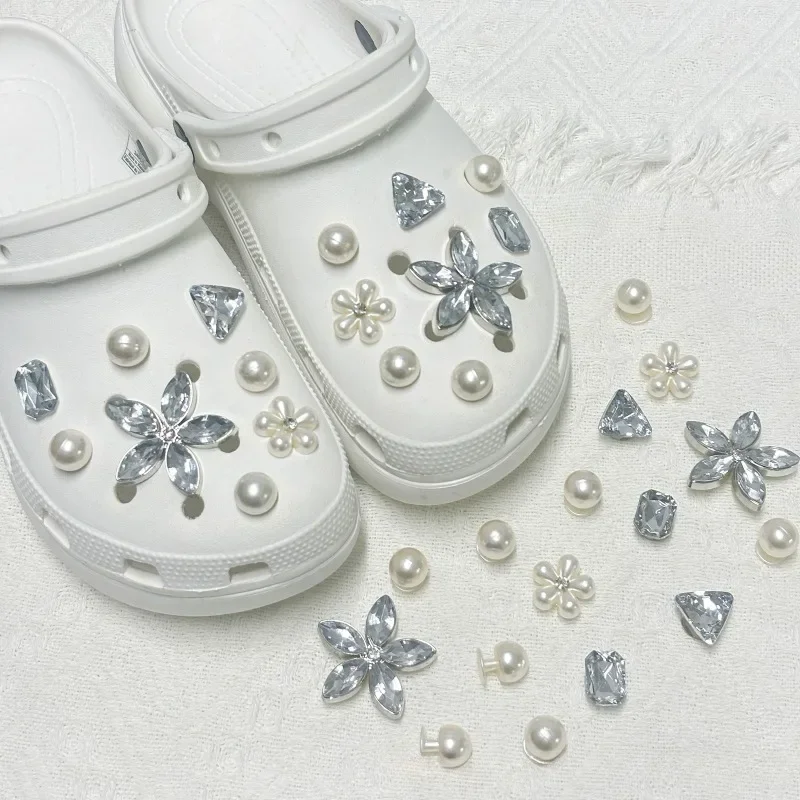 16PCS Floral Pearl Shoe Charms for Garden Shoes Decorations Set Women Elegant Accessories Wedding Beach Party DIY Slipper Decor