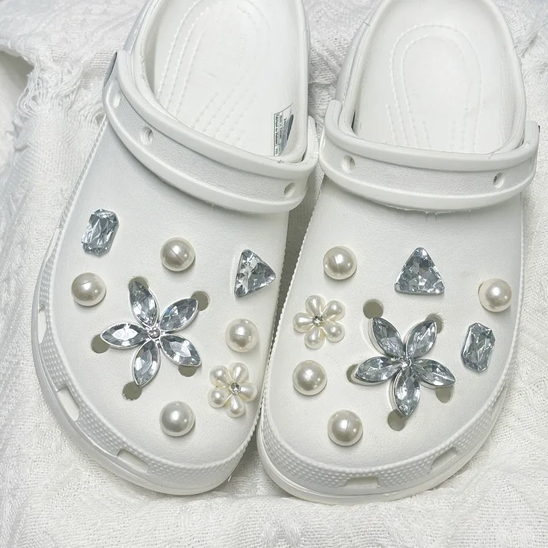16PCS Floral Pearl Shoe Charms for Garden Shoes Decorations Set Women Elegant Accessories Wedding Beach Party DIY Slipper Decor