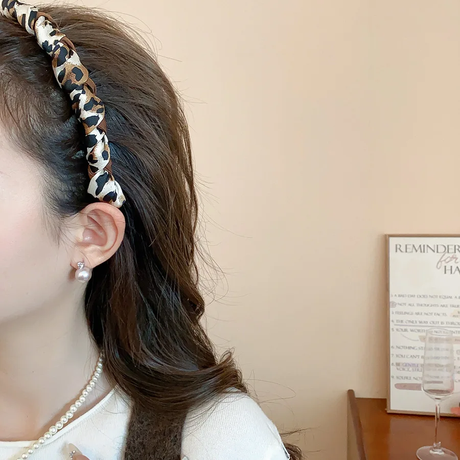 Vintage Leopard Print Headband for Women Girl Personality Fabric Wrap Hairband Creative Versatile Hair Accessories Daily Wear W