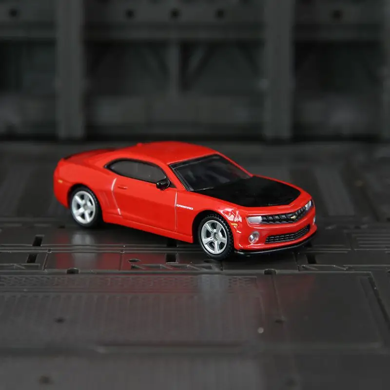 CCA 1:64 Chevrolet Camaro Alloy Sports Car Model Car Children's Toy Birthday Gift rich details, fine workmanship