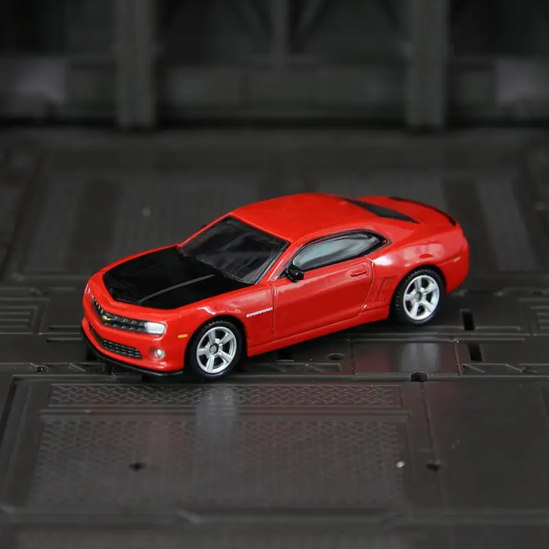 CCA 1:64 Chevrolet Camaro Alloy Sports Car Model Car Children's Toy Birthday Gift rich details, fine workmanship