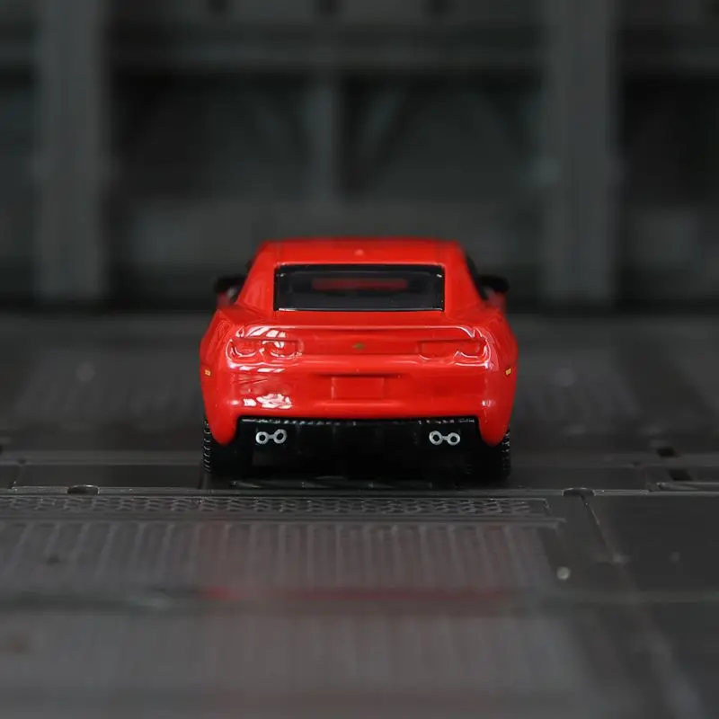 CCA 1:64 Chevrolet Camaro Alloy Sports Car Model Car Children's Toy Birthday Gift rich details, fine workmanship