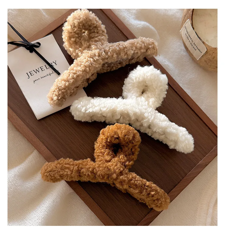 Fashion Faux Fur Hair Claws For Women Autumn Winter Plush Shearling Hair Clips 5.0 in Large Solid Crab Claw Clips For Thick Hair