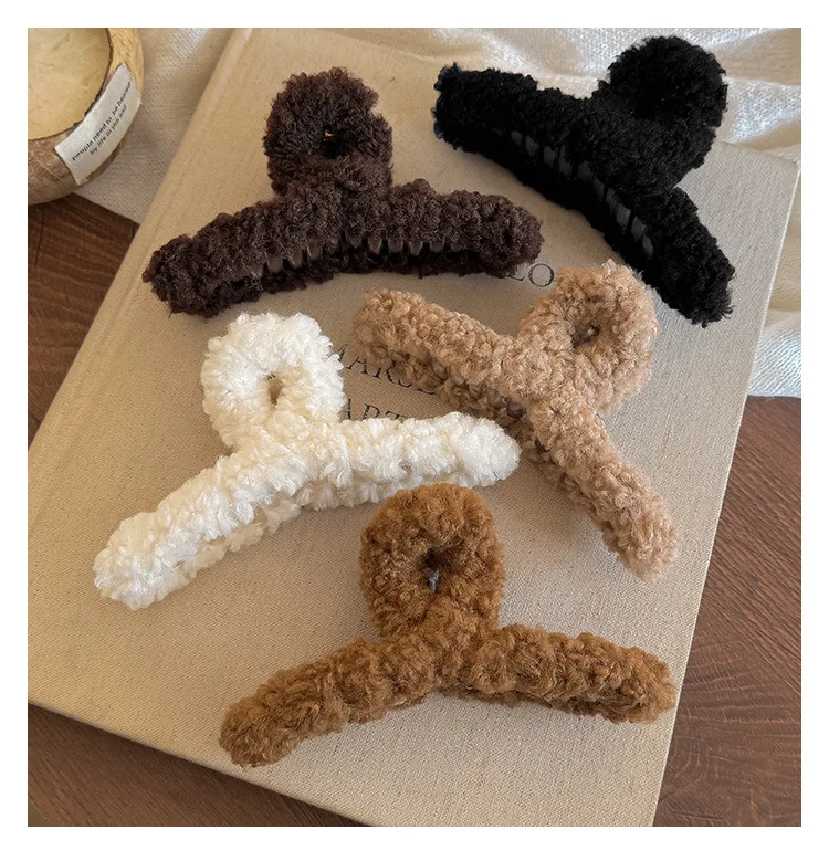 Fashion Faux Fur Hair Claws For Women Autumn Winter Plush Shearling Hair Clips 5.0 in Large Solid Crab Claw Clips For Thick Hair