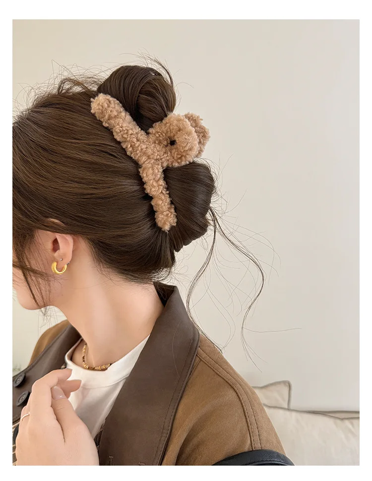 Fashion Faux Fur Hair Claws For Women Autumn Winter Plush Shearling Hair Clips 5.0 in Large Solid Crab Claw Clips For Thick Hair