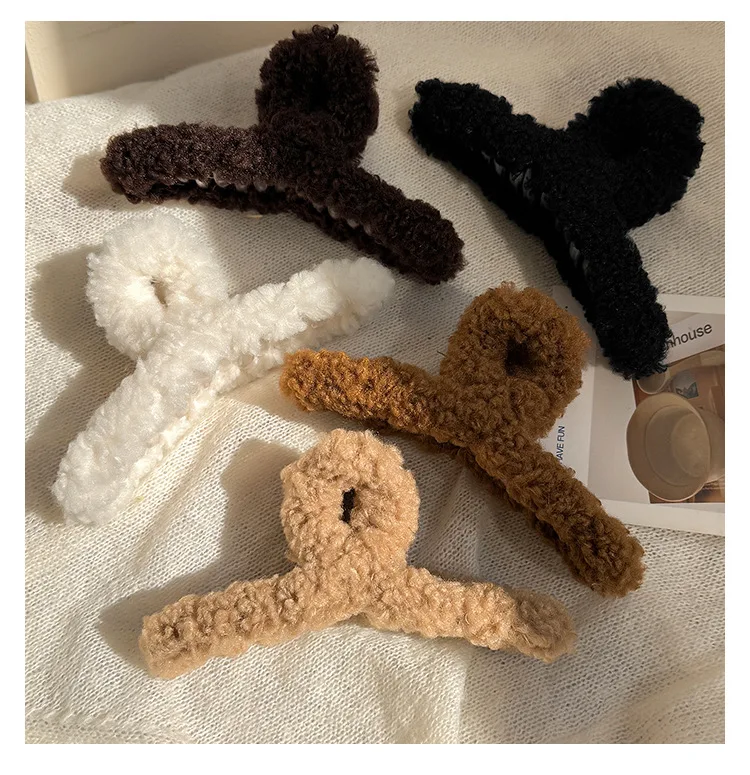 Fashion Faux Fur Hair Claws For Women Autumn Winter Plush Shearling Hair Clips 5.0 in Large Solid Crab Claw Clips For Thick Hair