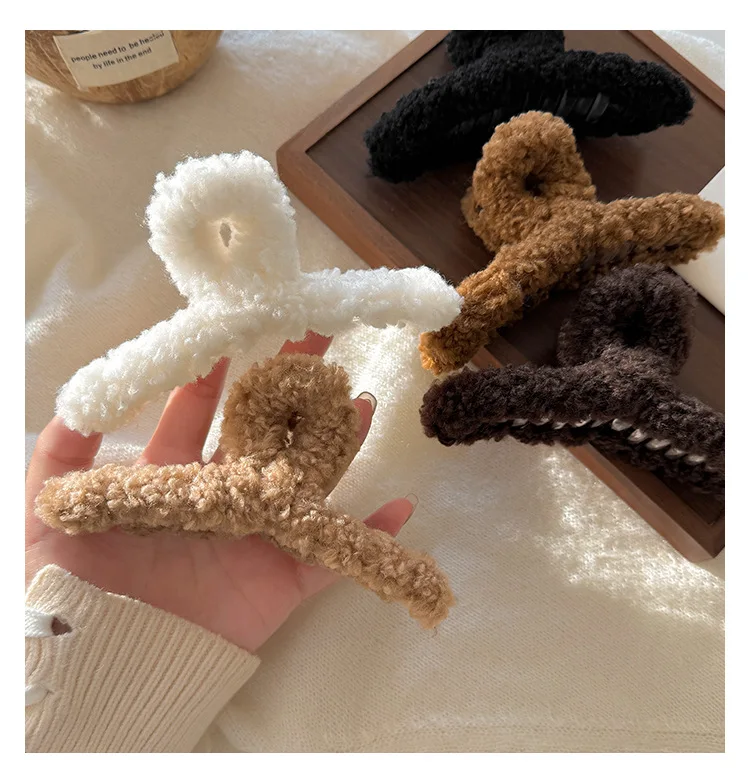 Fashion Faux Fur Hair Claws For Women Autumn Winter Plush Shearling Hair Clips 5.0 in Large Solid Crab Claw Clips For Thick Hair