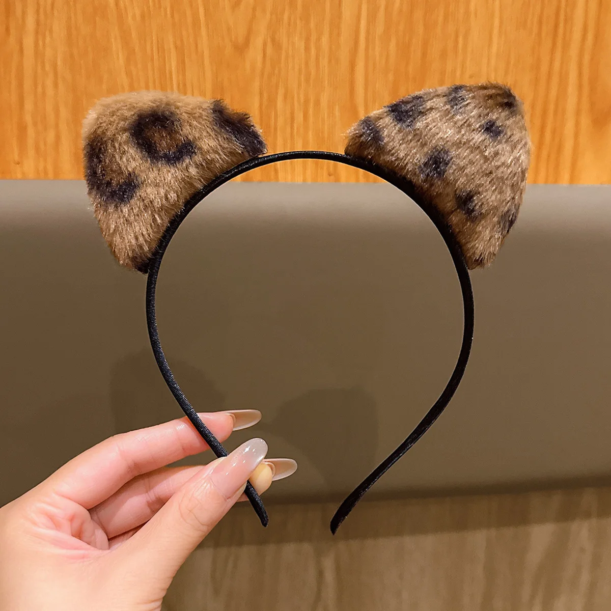 1 Cat's ears (Steamed cat-ear shaped bread) leopard print cute versatile plush hair band suitable for daily hair accessories
