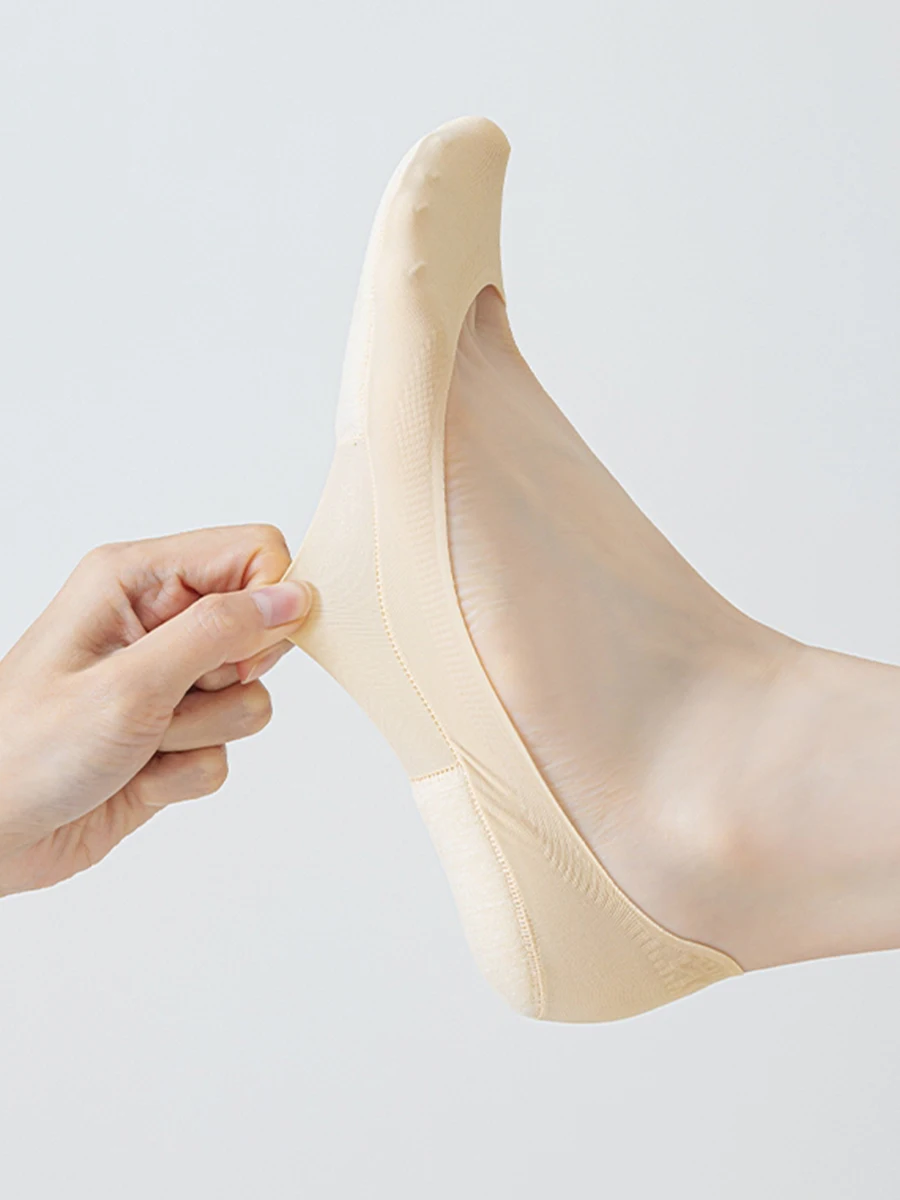 3 Pairs Of Women's Summer And Autumn Soft And Fashionable Thin Anti Slip Padded Short Socks