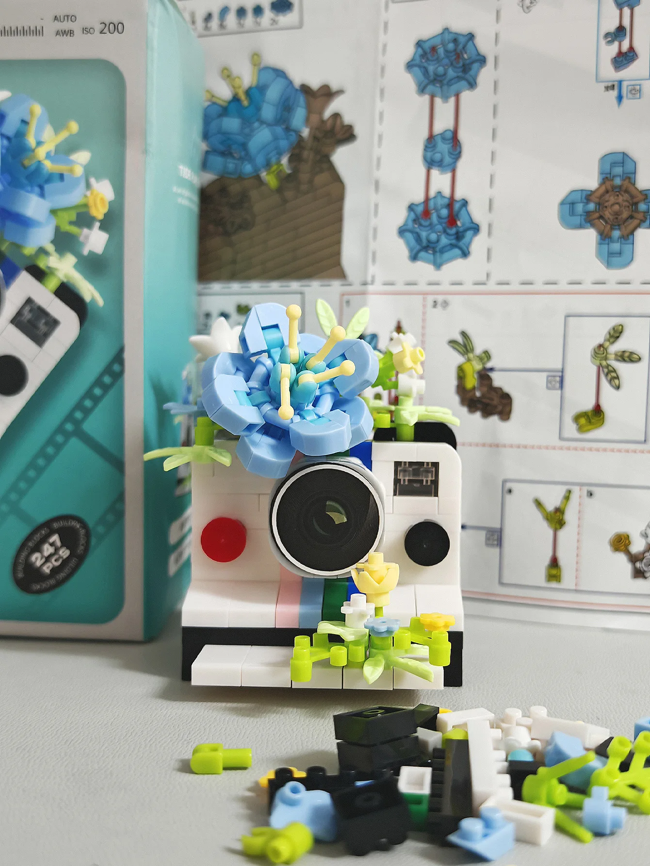 Vintage Camera & Flowers Building Blocks DIY Toys Small Particle Bricks Assembly Puzzle Toys For Friend Gifts Christmas Gifts