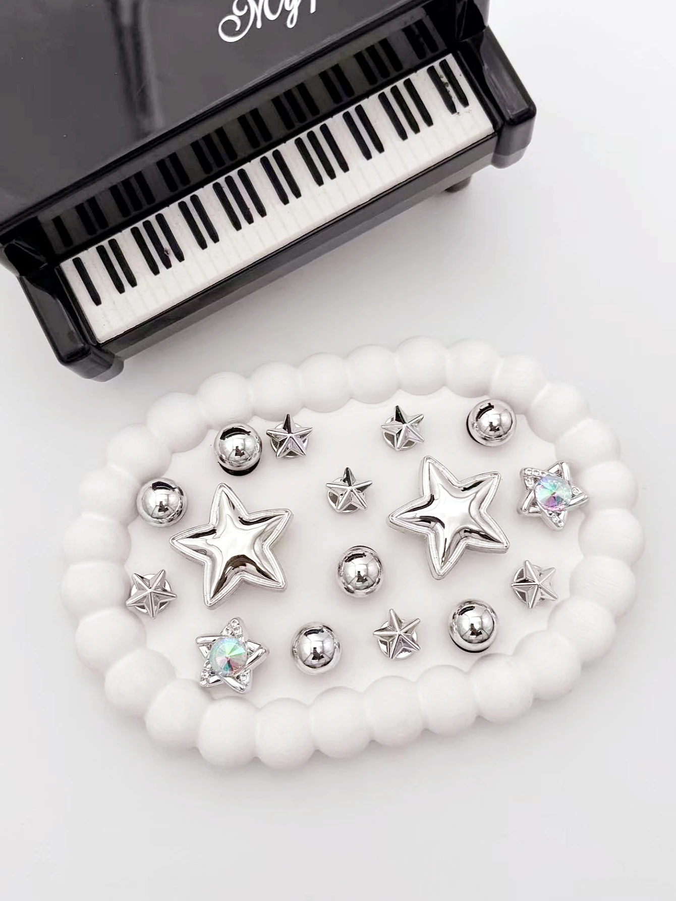 16 silver star-shaped semi-circular beads DIY decorative items, a multi-functional shoe accessory suitable for women's sandals a
