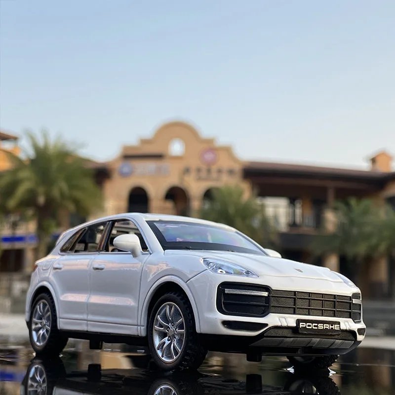 1:32 Cayennes Turbo SUV Panamera Alloy Car Model Diecasts Metal Toy Vehicles Car Model Simulation Sound and Light Childrens Gift