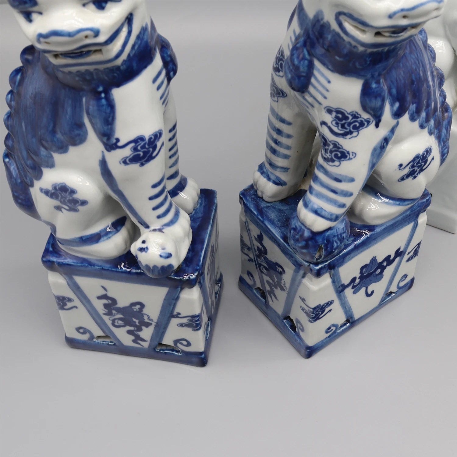 Pair of Foo Dogs, Fu Dogs, Buddha Dogs, Chinese Guardian Lions, Ceramic Sculpture, Home Decoration