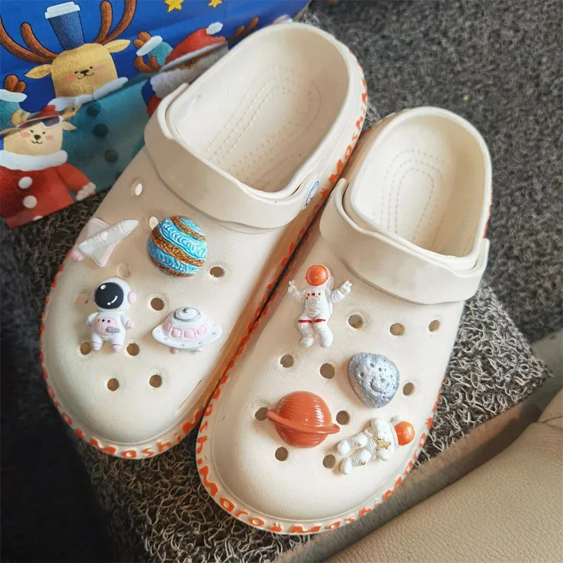 Spaceman Series Hole Shoe Charms Decoration Creative Flying Saucer Space Planet Shoe Buckle DIY Hole 3D Accessories
