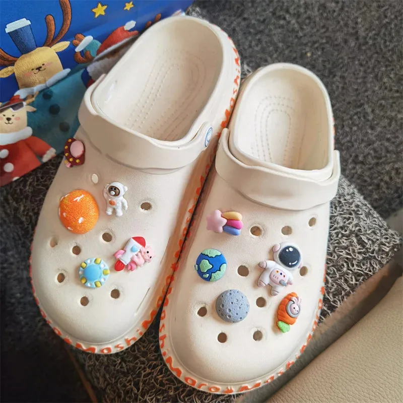 Spaceman Series Hole Shoe Charms Decoration Creative Flying Saucer Space Planet Shoe Buckle DIY Hole 3D Accessories
