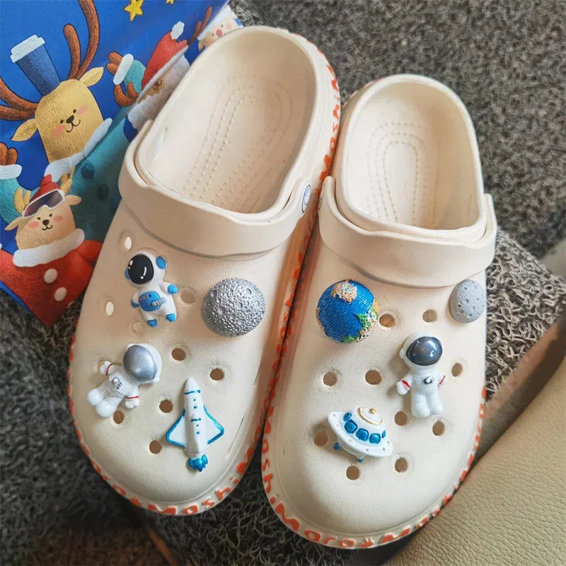 Spaceman Series Hole Shoe Charms Decoration Creative Flying Saucer Space Planet Shoe Buckle DIY Hole 3D Accessories