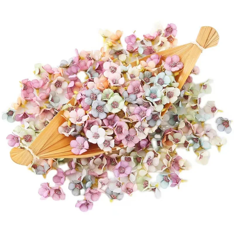 100PCS 2cm Mini Artificial Flowers Fake Flower Heads Craft Daisy Silk Flower for Crown Scrap Wedding DIY Garland Headdress Decor