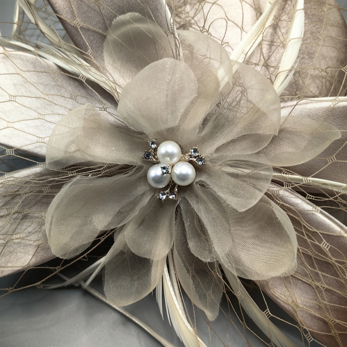 Satin Fascinator Hat With Veil, Bridal Rhiunstone Beaded Hat Fashion Hat for Women Ladies