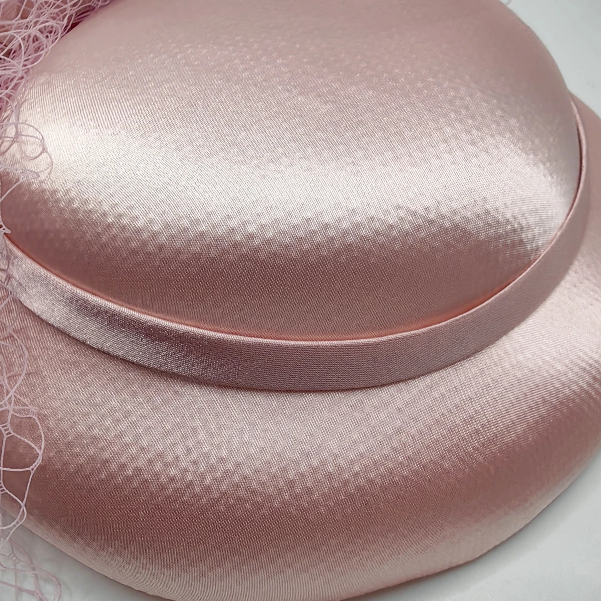 Satin Fascinator Hat With Veil, Bridal Rhiunstone Beaded Hat Fashion Hat for Women Ladies