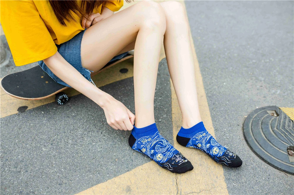 Women's New Retro Art Mural World Famous Oil Painting Series Funny Angel Mona Lisa Scream Van Gogh Starry Sky Short Ankle Socks
