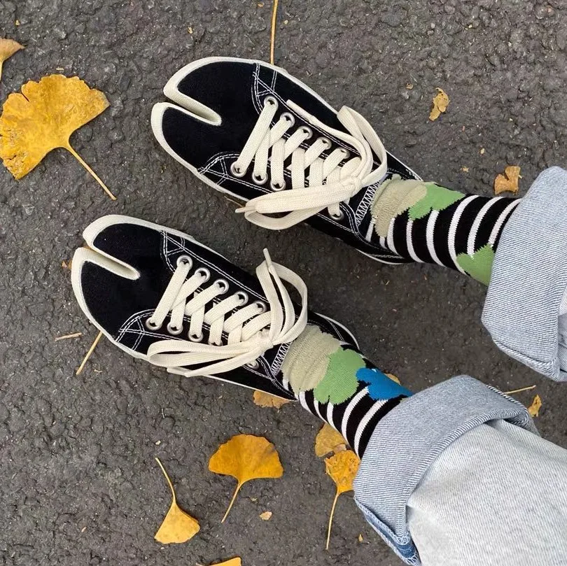 Japanese Multi-Color Jacquard Carrot Chestnut Flower Literary Cute Two-Toe Socks Middle Tube Tabi Split Toe Socks Tide Socks