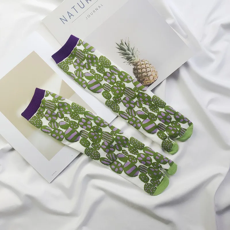 Japanese Multi-Color Jacquard Carrot Chestnut Flower Literary Cute Two-Toe Socks Middle Tube Tabi Split Toe Socks Tide Socks