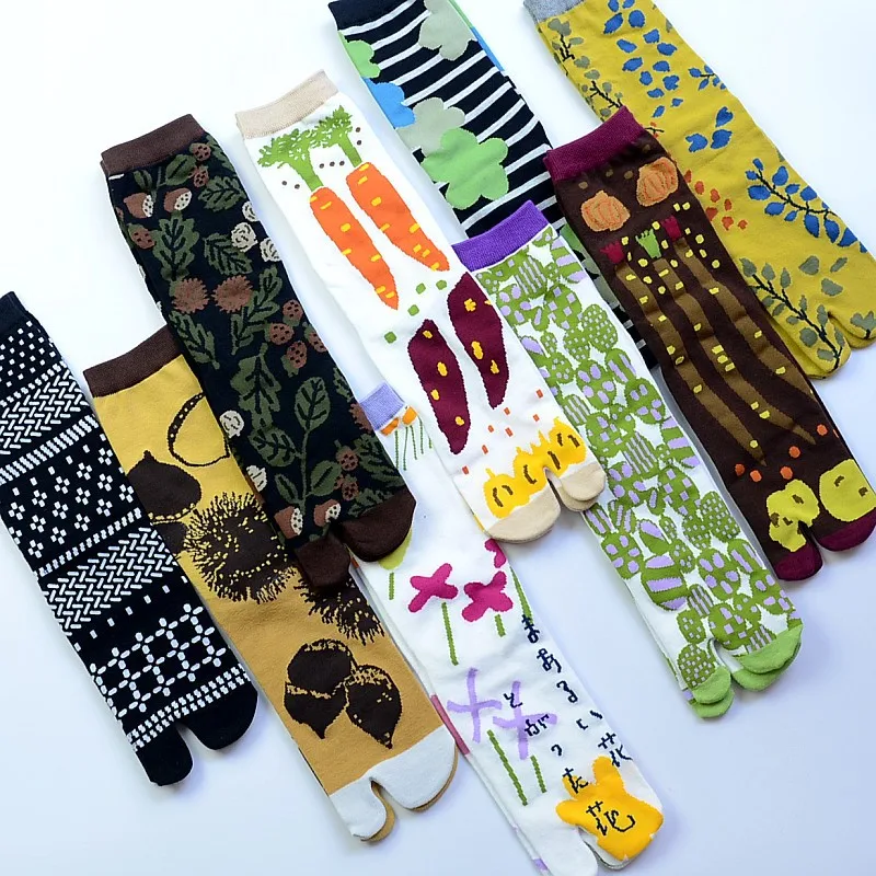 Japanese Multi-Color Jacquard Carrot Chestnut Flower Literary Cute Two-Toe Socks Middle Tube Tabi Split Toe Socks Tide Socks