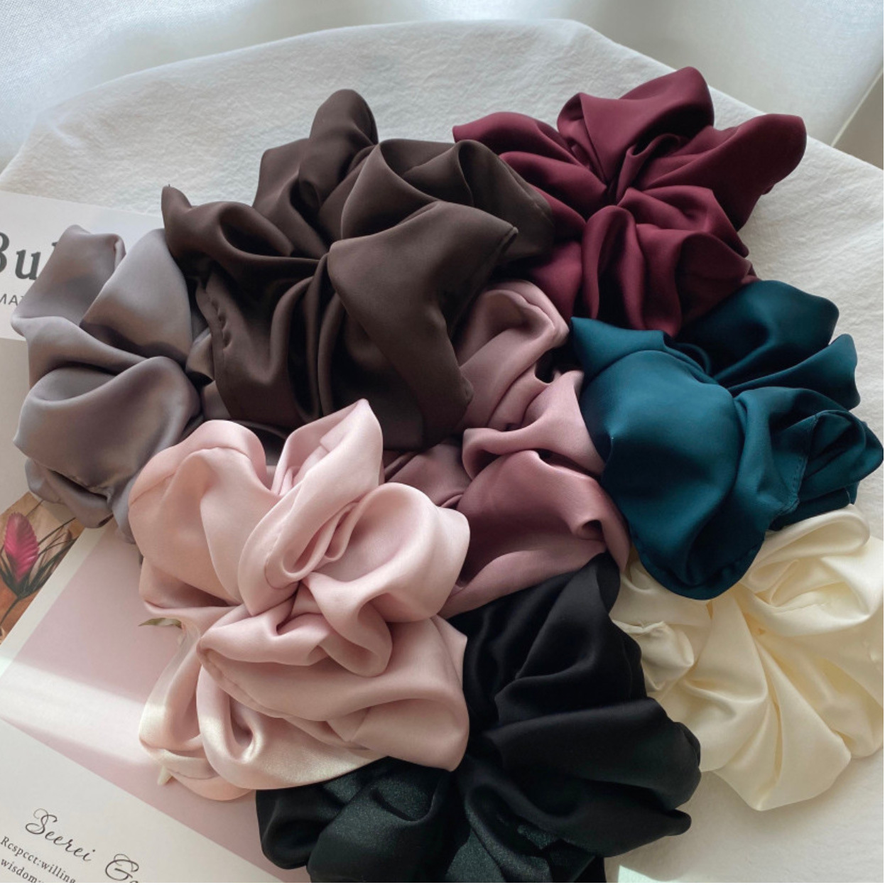 Women Soild Color Oversized Satin Scrunchies Fashion Elastic Hair Ties Ponytail Holder Chiffon Scrunchie Chouchou Cheveux Femme