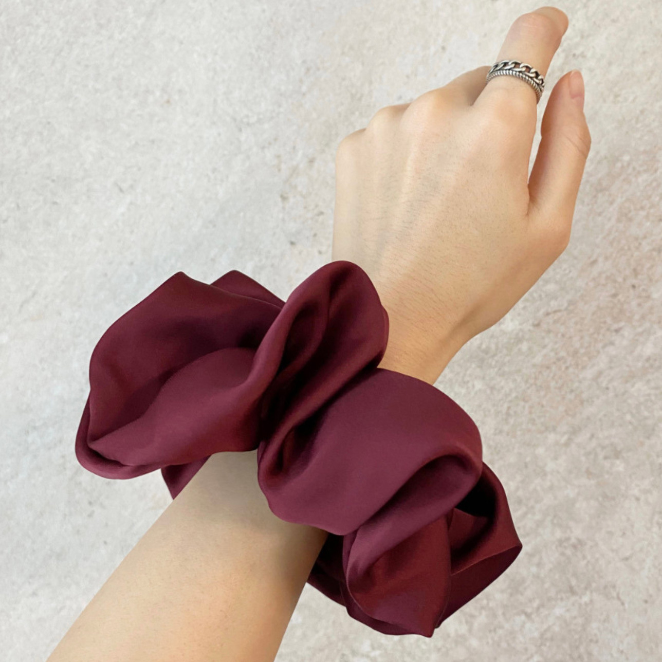 Women Soild Color Oversized Satin Scrunchies Fashion Elastic Hair Ties Ponytail Holder Chiffon Scrunchie Chouchou Cheveux Femme